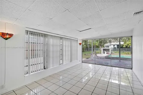 517 Wren Avenue Miami Springs FL 33166