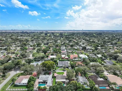 517 Wren Avenue Miami Springs FL 33166