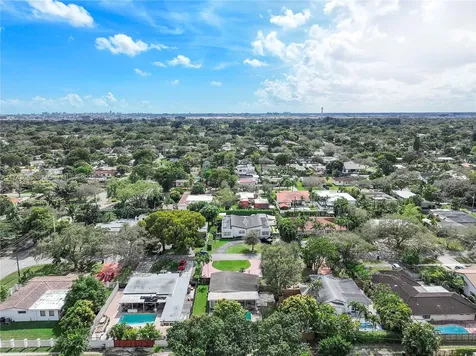 517 Wren Avenue Miami Springs FL 33166
