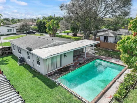 517 Wren Avenue Miami Springs FL 33166