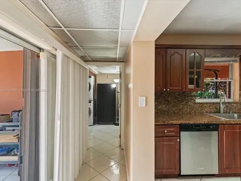 212 S 57th Way Hollywood FL 33023