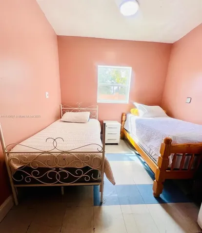 212 S 57th Way Hollywood FL 33023