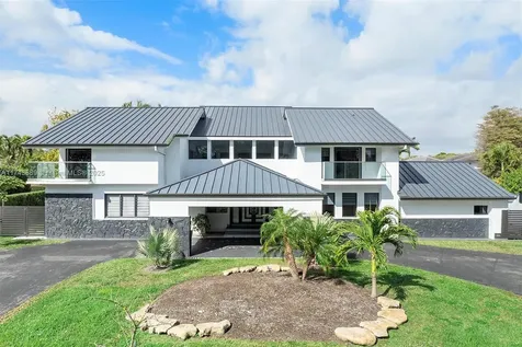 10024 SW 94th Court Miami FL 33176