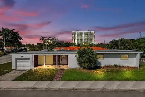 1701 S Treasure Drive North Bay Village FL 33141