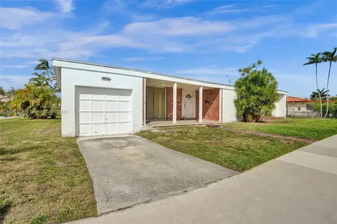 1701 S Treasure Drive North Bay Village FL 33141
