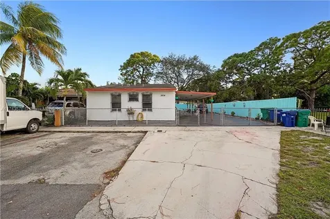 3834 NW 213th Street Miami Gardens FL 33055