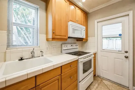 1640 NW 3rd Avenue Fort Lauderdale FL 33311