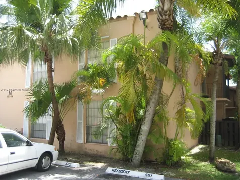 10744 N Kendall Miami FL 33176