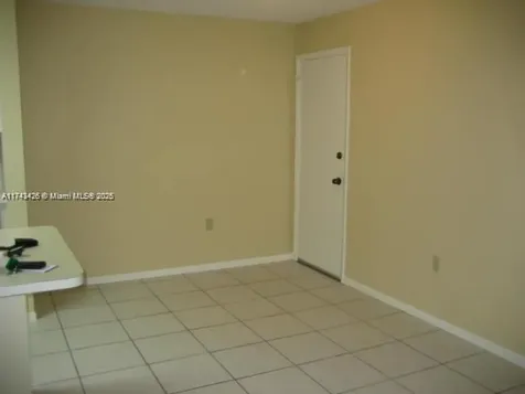 10744 N Kendall Miami FL 33176