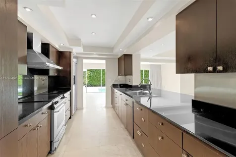 6620 Windsor Lane Miami Beach FL 33141