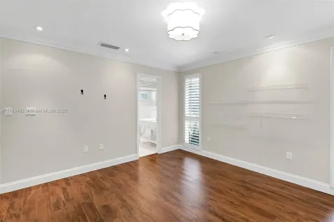 6620 Windsor Lane Miami Beach FL 33141