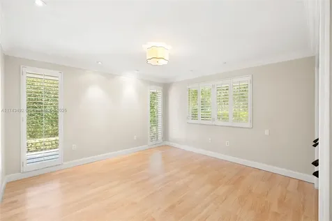 6620 Windsor Lane Miami Beach FL 33141