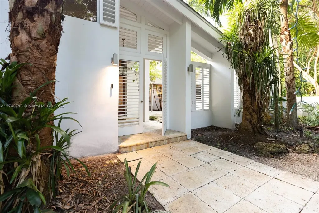 5671 Banyan Trail Coral Gables FL 33156