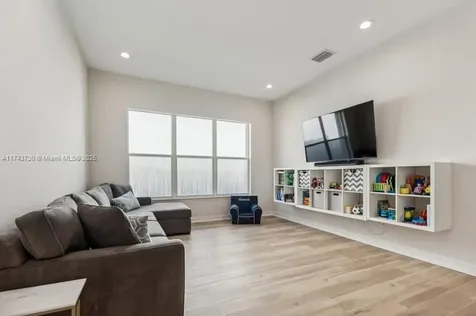 8911 Chestnut Ridge Way Boynton Beach FL 33473