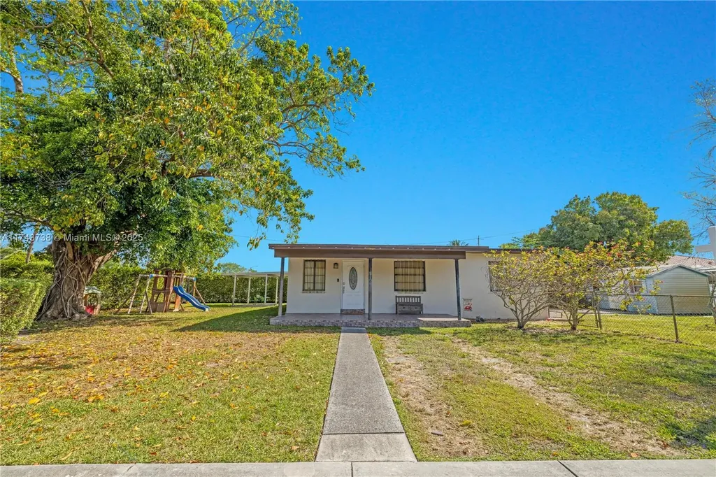 4901 SW 100th Court Miami FL 33165
