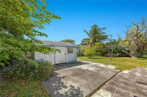 4901 SW 100th Court Miami FL 33165