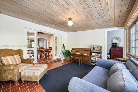 4450 N Jefferson Avenue Miami Beach FL 33140