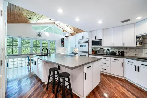 4450 N Jefferson Avenue Miami Beach FL 33140