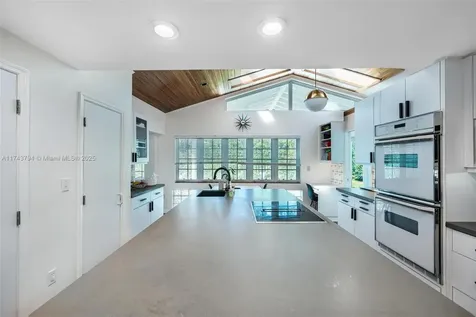 4450 N Jefferson Avenue Miami Beach FL 33140