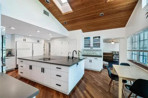 4450 N Jefferson Avenue Miami Beach FL 33140