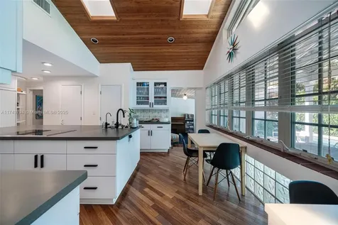 4450 N Jefferson Avenue Miami Beach FL 33140