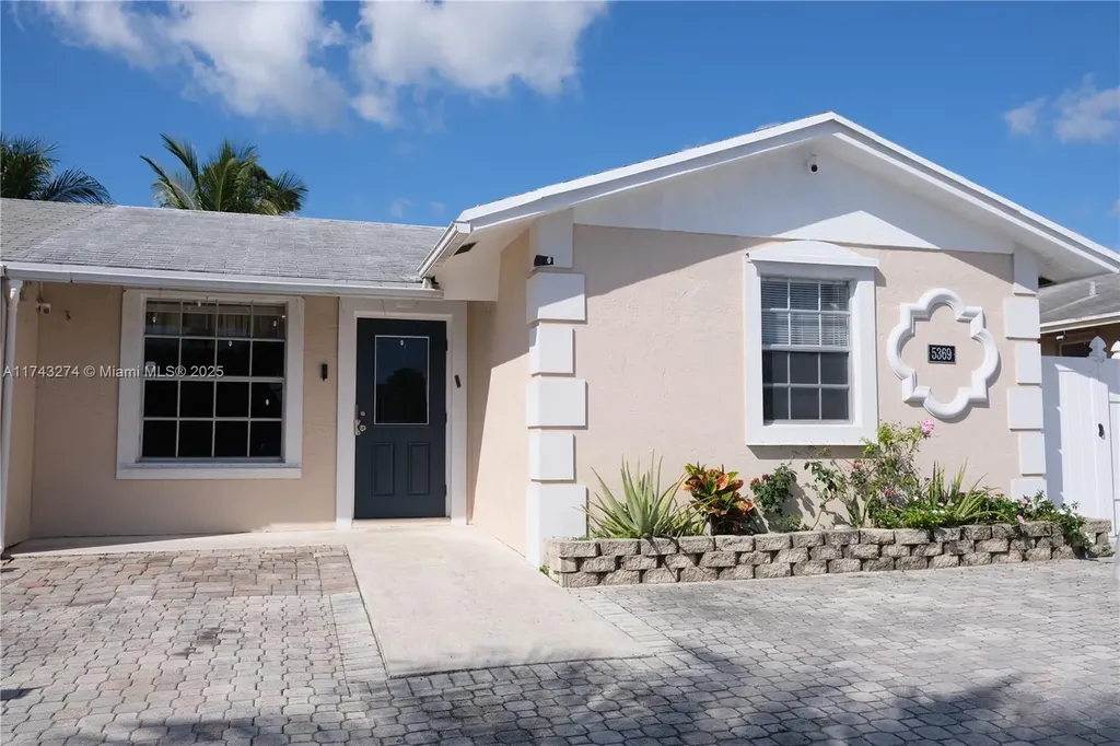 5369 Cannon Way West Palm Beach FL 33415