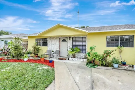 5118 SW 22nd Street West Park FL 33023