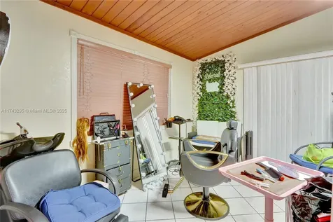 5118 SW 22nd Street West Park FL 33023