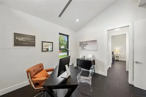 2710 NE 6th Lane Wilton Manors FL 33334