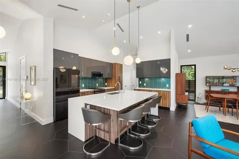 2710 NE 6th Lane Wilton Manors FL 33334
