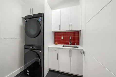 2710 NE 6th Lane Wilton Manors FL 33334