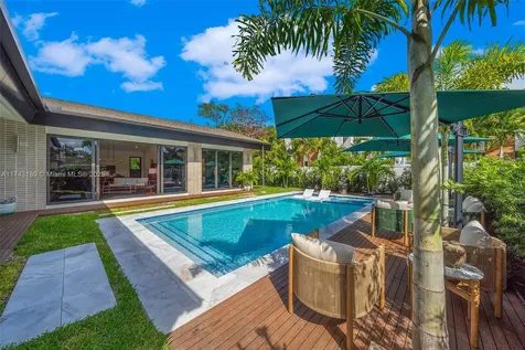 2710 NE 6th Lane Wilton Manors FL 33334