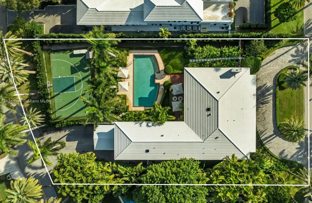 6655 Pinetree Lane Miami Beach FL 33141
