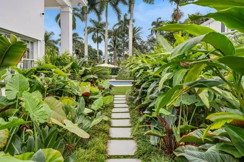 6655 Pinetree Lane Miami Beach FL 33141