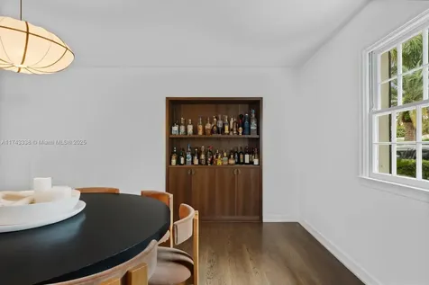 6655 Pinetree Lane Miami Beach FL 33141