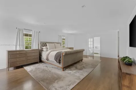 6655 Pinetree Lane Miami Beach FL 33141