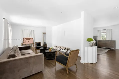 6655 Pinetree Lane Miami Beach FL 33141