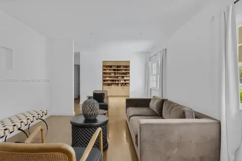 6655 Pinetree Lane Miami Beach FL 33141