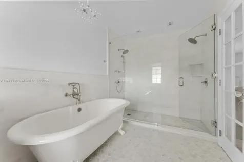 6655 Pinetree Lane Miami Beach FL 33141