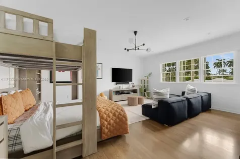 6655 Pinetree Lane Miami Beach FL 33141