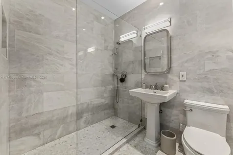 6655 Pinetree Lane Miami Beach FL 33141