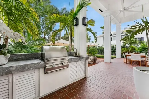 6655 Pinetree Lane Miami Beach FL 33141