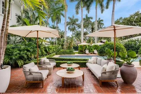 6655 Pinetree Lane Miami Beach FL 33141