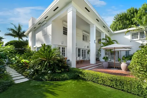 6655 Pinetree Lane Miami Beach FL 33141