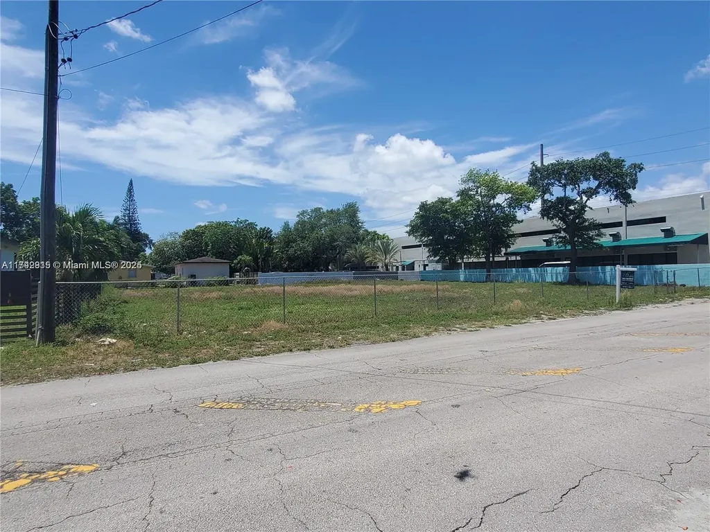 170 NW 165th Street Miami FL 33169
