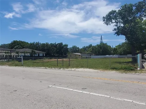 170 NW 165th Street Miami FL 33169