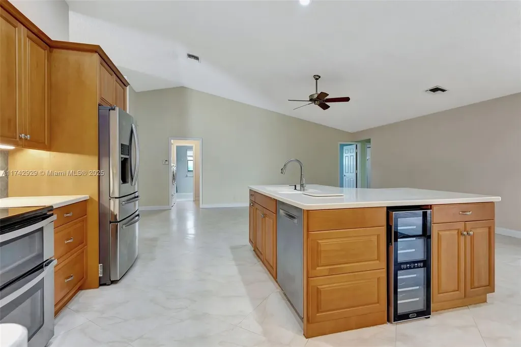 5325 NW 84th Way Coral Springs FL 33067