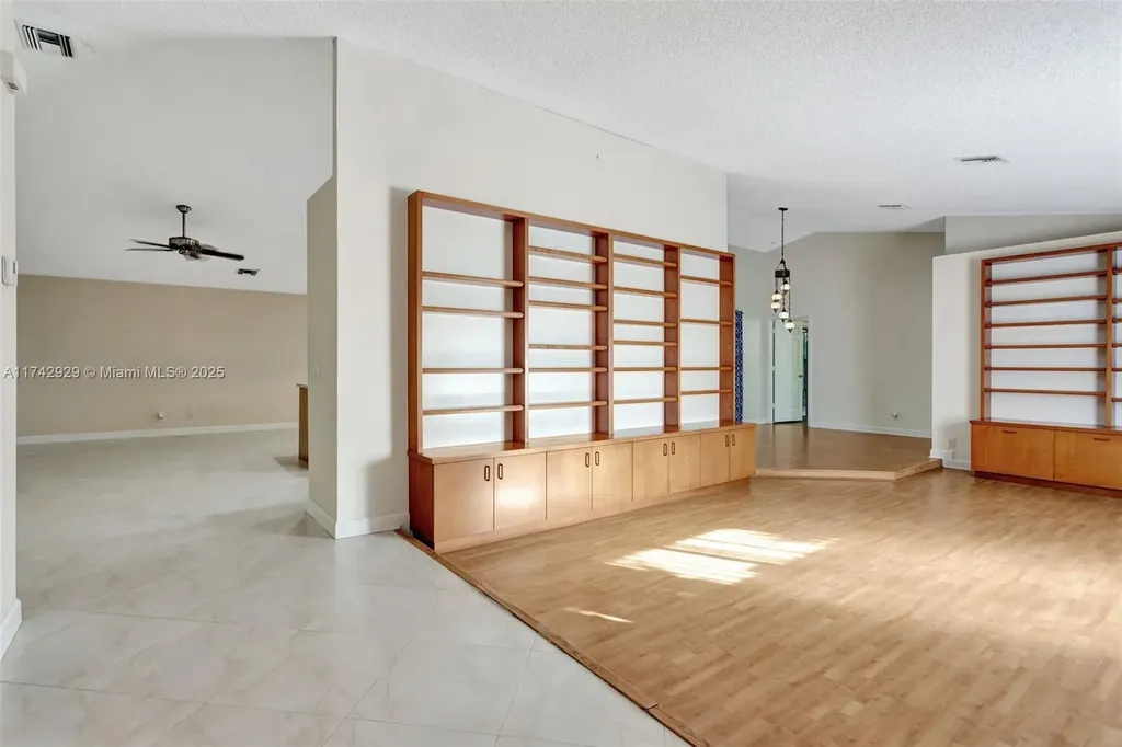 5325 NW 84th Way Coral Springs FL 33067