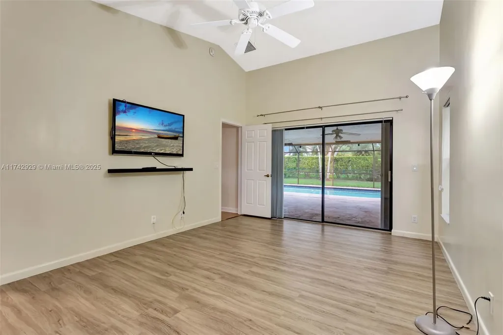 5325 NW 84th Way Coral Springs FL 33067