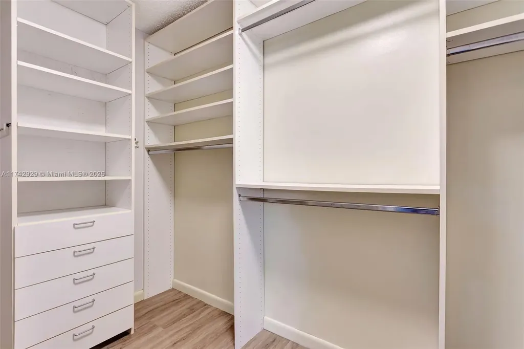 5325 NW 84th Way Coral Springs FL 33067